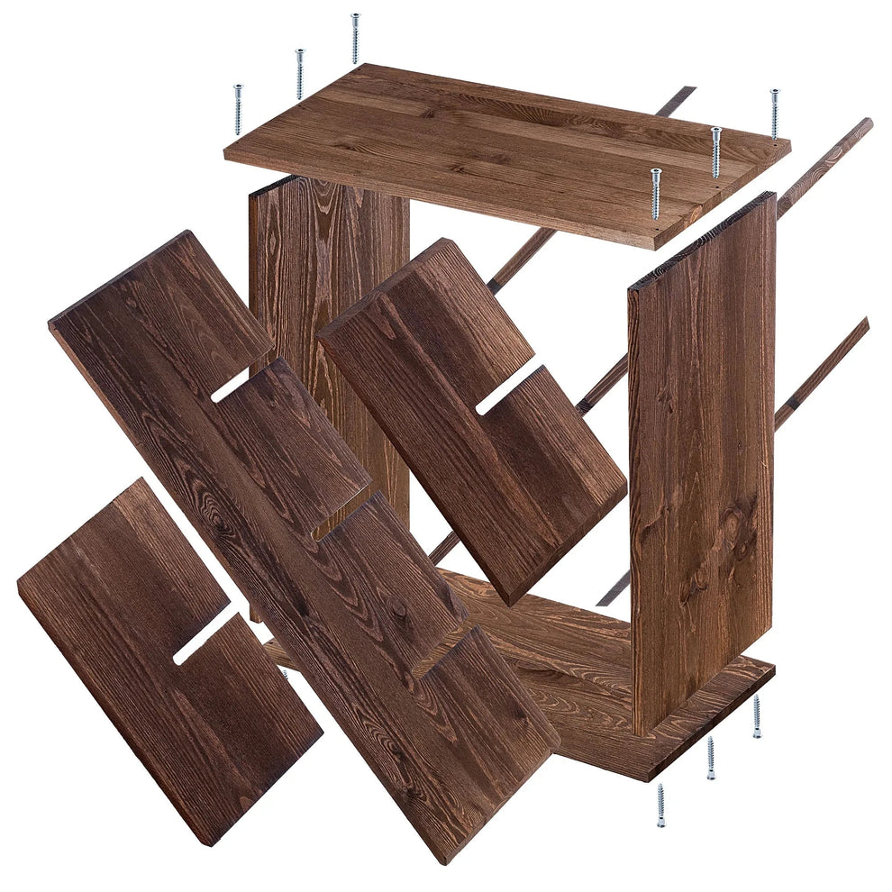 Vieux casier bouteille en bois détail du rangement