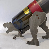 Porte-bouteille en bois avec bouteilles