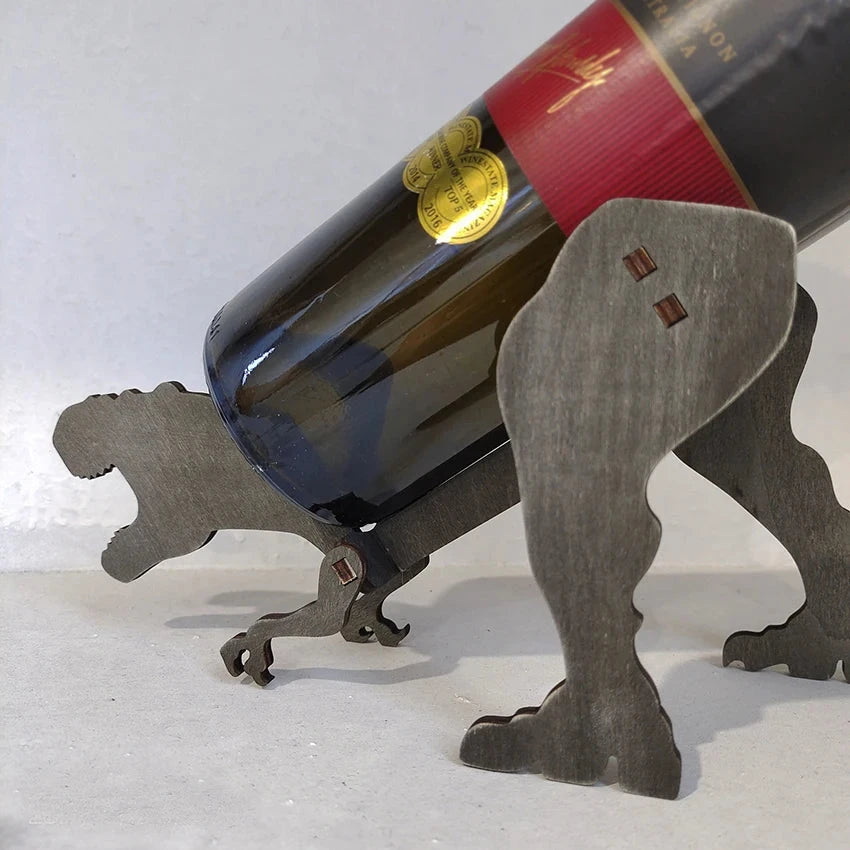 Porte-bouteille en bois avec bouteilles