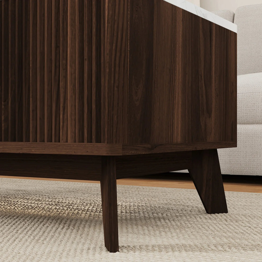 Table basse avec rangement bouteille apéritif en situation